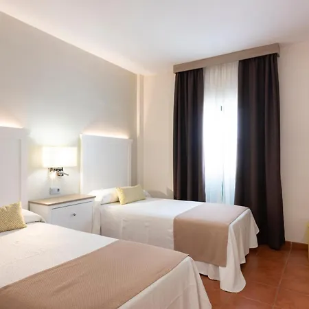 Hotel Gf Isabel 4*
